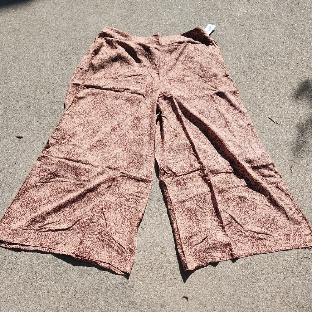 Jessica Simpson Brown Animal Print Wide Leg Pants With Front Packets.